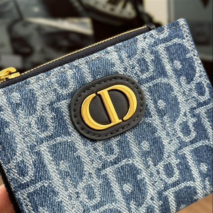 2025228Y 220P182144389